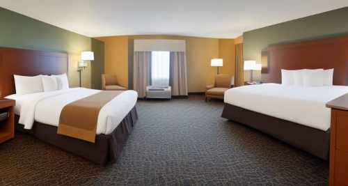 hotels near denver airport with shuttle