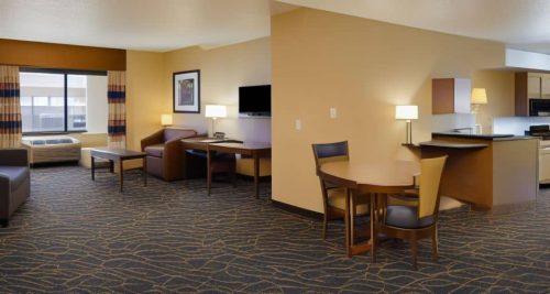 hotels near denver airport with shuttle